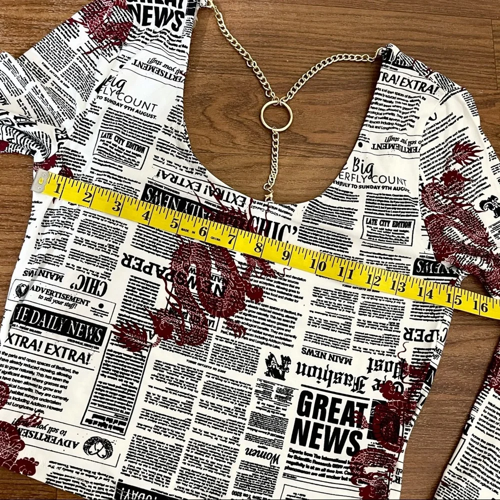 Derek Heart Newsprint Chain Back Crop Top size Medium juniors - Picture 7 of 15